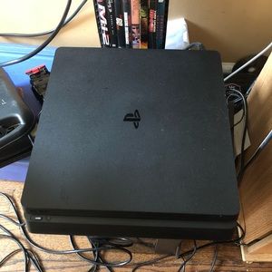 Playstation 4 slim 1TB/Playstation VR bundle